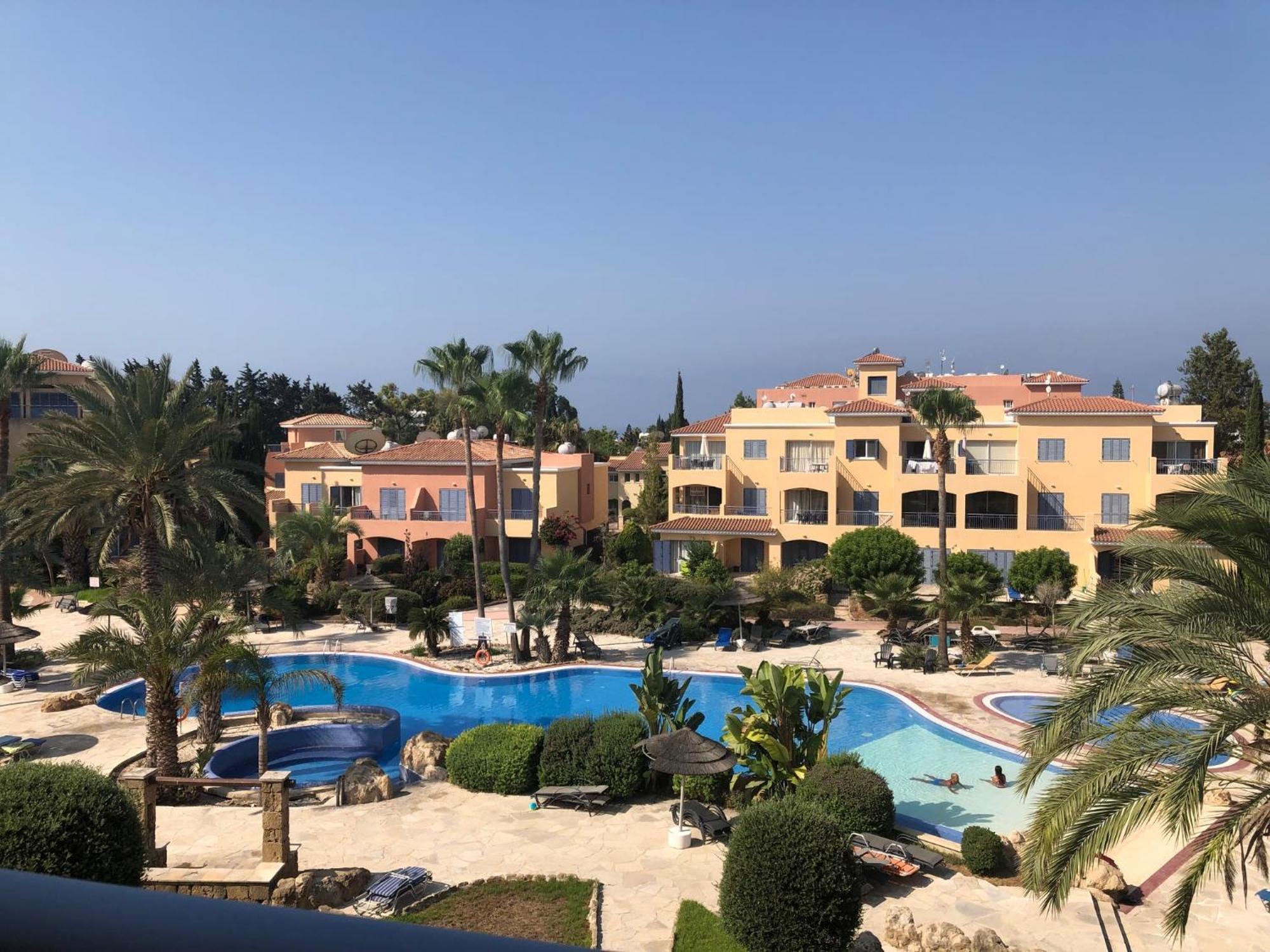 Limnaria Gardens - 1 Bedroom, Sunny With Stunning Pool Views Pafos